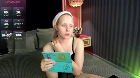 Snapshot of deardolly chatting on September 2025 12:48:01 PM Dolly online show from September 2025 12:48:01 PM