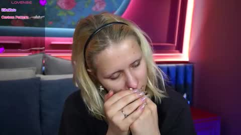 Snapshot of deardolly chatting on October 2025 12:55:02 PM Dolly online show from October 2025 12:55:02 PM