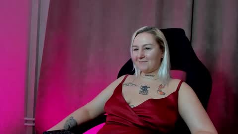 Snapshot of debbie_taylor chatting on December 2024 06:09:01 PM Debbie Mon Tue Fri Sun Sat GMT 3 1000am - 0400pm online show from December 2024 06:09:01 PM