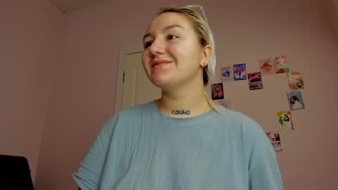 Snapshot of debbie_taylor chatting on December 2024 03:13:01 PM Debbie Mon Tue Fri Sun Sat GMT 3 1000am - 0400pm online show from December 2024 03:13:01 PM