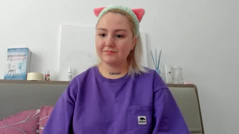 Snapshot of debbie_taylor chatting on February 2025 11:41:01 PM Debbie Mon Tue Fri Sun Sat GMT 3 1000am - 0400pm online show from February 2025 11:41:01 PM