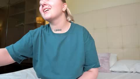 Snapshot of debbie_taylor chatting on October 2025 05:36:02 PM Debbie Mon Tue Fri Sun Sat GMT 3 1000am - 0400pm online show from October 2025 05:36:02 PM