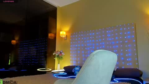 Debbie Mon Tue Fri Sun Sat GMT 3 1000am - 0400pm  online show from April 2026 07:58:01 PM