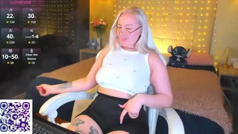 Snapshot of debbie_taylor chatting on May 2026 05:07:02 PM Debbie Mon Tue Fri Sun Sat GMT 3 1000am - 0400pm online show from May 2026 05:07:02 PM