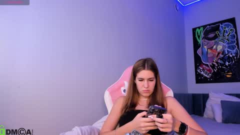 Jennifer online show from September 2025 10:35:02 PM