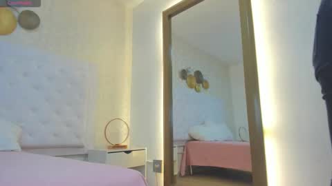 Debora online show from November 2025 10:27:01 AM