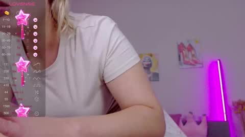 Cherry Pie online show from November 2025 07:03:02 PM