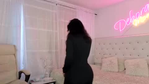 Snapshot of deboramom chatting on December 2025 10:17:02 PM DeboraMom online show from December 2025 10:17:02 PM