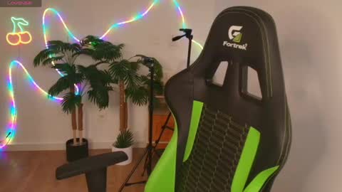 Debra online show from April 2026 11:33:01 AM