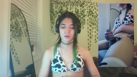 deciduousdoll online show from September 2025 07:43:01 AM