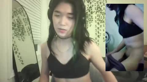 deciduousdoll online show from September 2025 05:53:02 AM