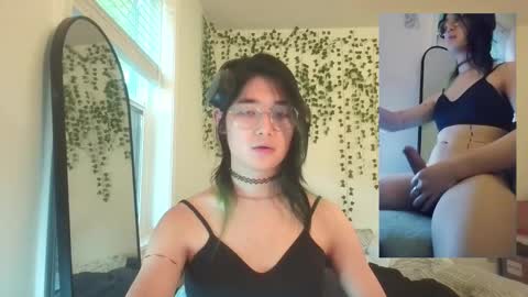 deciduousdoll online show from October 2025 10:12:01 PM