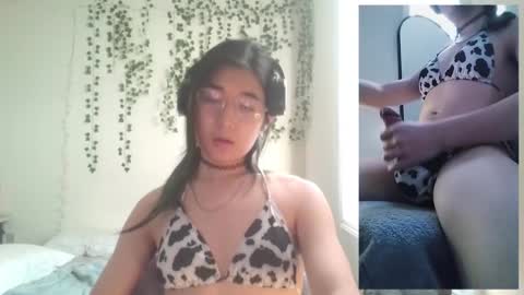 deciduousdoll online show from December 2025 09:02:01 PM