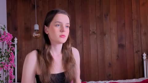 Annie online show from November 2025 07:56:02 PM