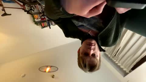 deep_long_vibes online show from April 2026 09:34:03 PM