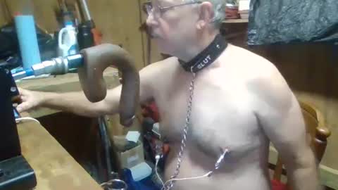 Snapshot of deepthroat227 chatting on November 2025 04:16:01 PM Deepthroat My Big Dildos online show from November 2025 04:16:01 PM