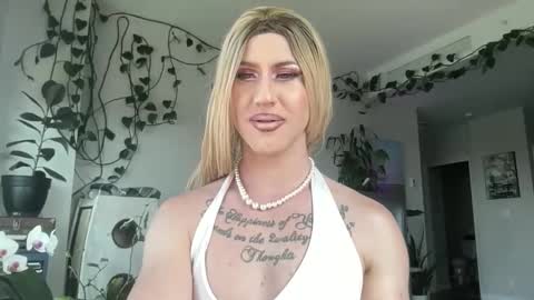 deesonders997 online show from May 2026 10:39:01 PM