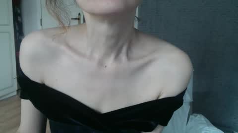 KamiDevi online show from September 2025 12:49:02 PM