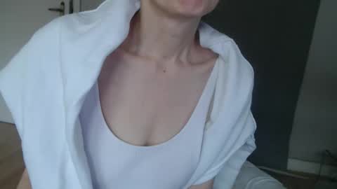 KamiDevi online show from October 2025 02:39:02 PM