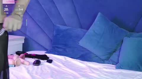 Snapshot of deezylicious chatting on November 2025 06:15:01 PM Deea online show from November 2025 06:15:01 PM