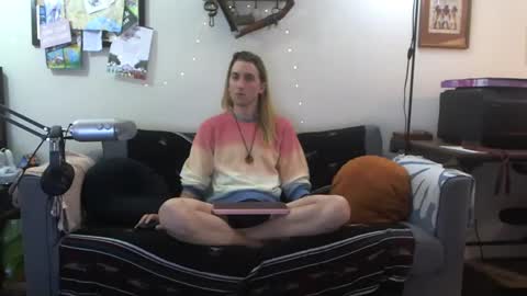 definatelyvegan online show from March 2025 01:05:01 AM