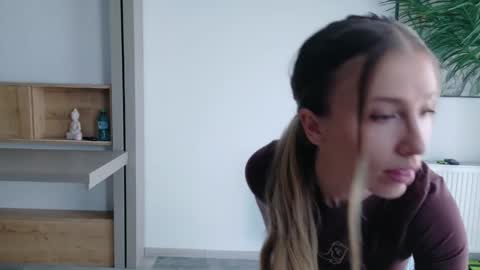 Di online show from April 2026 01:15:01 PM