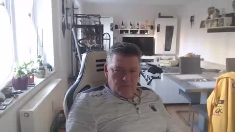 deinprinz2312 online show from February 2025 08:59:02 AM