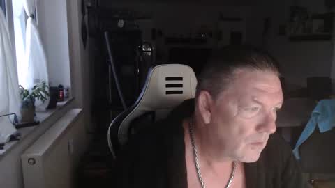 deinprinz2312 online show from September 2025 04:47:01 AM