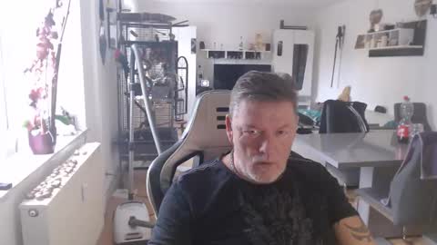 deinprinz2312 online show from October 2025 07:52:01 AM