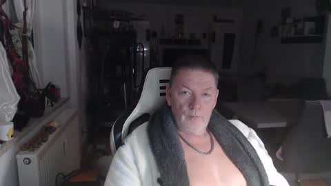 deinprinz2312 online show from November 2025 03:50:01 AM