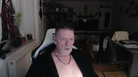 deinprinz2312 online show from March 2026 05:00:02 AM