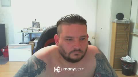 Snapshot of deinspielzeug87 chatting on April 2026 03:57:02 PM deinspielzeug87 online show from April 2026 03:57:02 PM