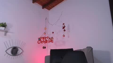 Snapshot of deivy_gram chatting on December 2024 01:18:02 AM DEIVY online show from December 2024 01:18:02 AM