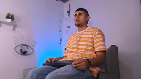 Snapshot of deivy_gram chatting on January 2025 08:00:01 PM DEIVY online show from January 2025 08:00:01 PM