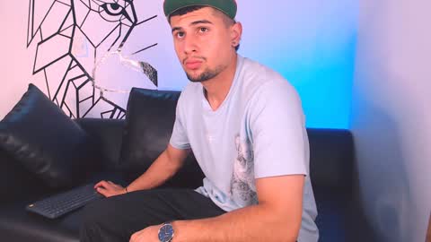 Snapshot of deivy_gram chatting on January 2025 03:29:01 AM DEIVY online show from January 2025 03:29:01 AM