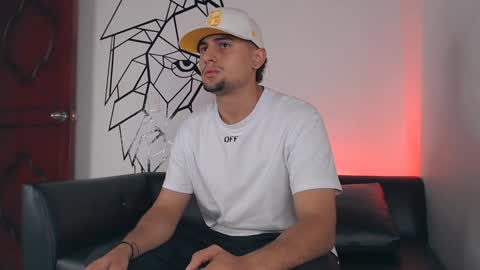 Snapshot of deivy_gram chatting on February 2025 04:16:02 AM DEIVY online show from February 2025 04:16:02 AM