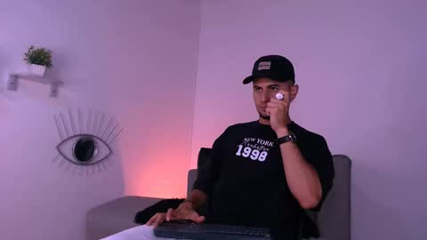 Snapshot of deivy_gram chatting on February 2025 11:36:02 PM DEIVY online show from February 2025 11:36:02 PM