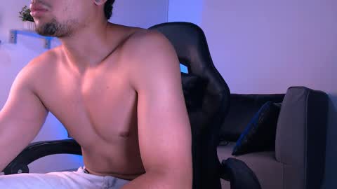 Snapshot of deivy_gram chatting on February 2025 12:21:02 AM DEIVY online show from February 2025 12:21:02 AM