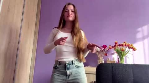 Mila online show from March 2026 07:25:01 AM