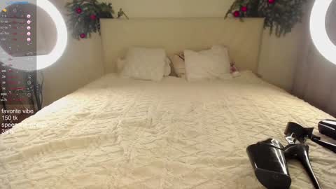 Dia online show from December 2024 10:01:01 PM