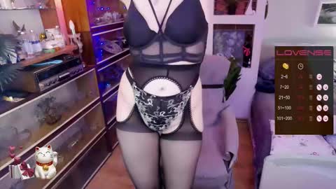Delicacat online show from February 2026 10:52:02 PM