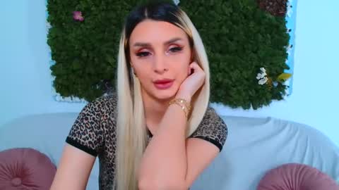 deliciaalove online show from December 2025 07:20:02 PM