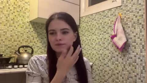 Snapshot of deliciastombaugh chatting on April 2026 07:07:02 PM Kiki online show from April 2026 07:07:02 PM