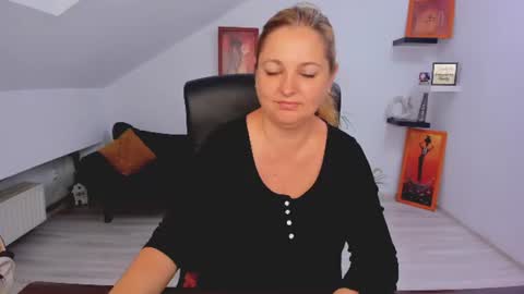 Snapshot of deliciouslolly chatting on June 2026 03:31:02 AM DeliciousLolly online show from June 2026 03:31:02 AM