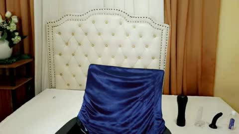 Snapshot of deliciously_sophie chatting on June 2026 04:34:02 AM Sophie online show from June 2026 04:34:02 AM
