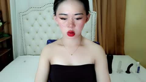 Snapshot of deliciously_sophie chatting on June 2026 03:01:02 AM Sophie online show from June 2026 03:01:02 AM