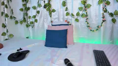 Snapshot of delilah_85 chatting on November 2025 11:04:01 PM Delilah online show from November 2025 11:04:01 PM