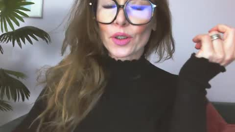 Snapshot of delilah_sweet chatting on June 2026 02:41:02 PM delilah_sweet online show from June 2026 02:41:02 PM