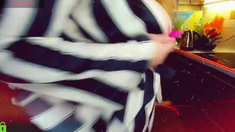 Snapshot of delinnia chatting on February 2026 10:08:02 AM Margo online show from February 2026 10:08:02 AM