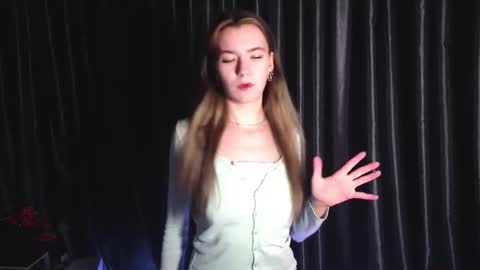 Rochel online show from November 2025 06:30:02 PM